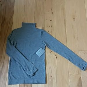 NWT Athleta Remarkawool Turtleneck Size M Gray